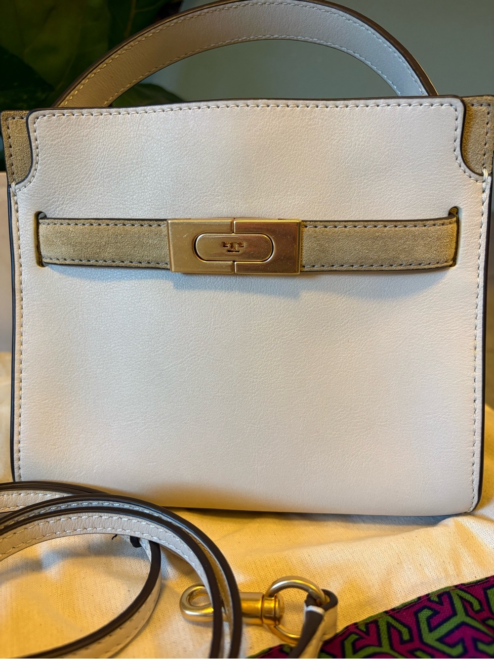 Tory Burch Lee Radziwill Double Petite, Cream with Gold Hardware - Picture 3 of 10